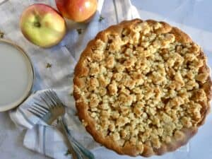 top down of german streusel apple pie