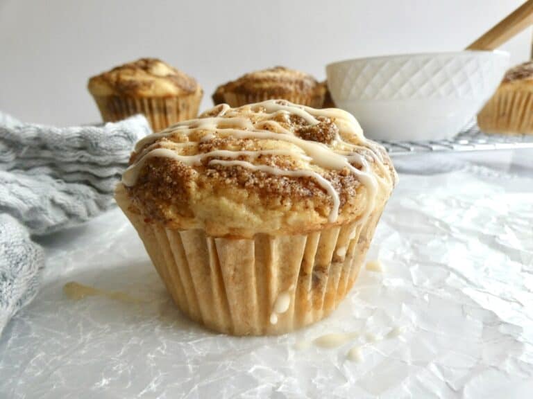 Healthier cinnamon roll muffins